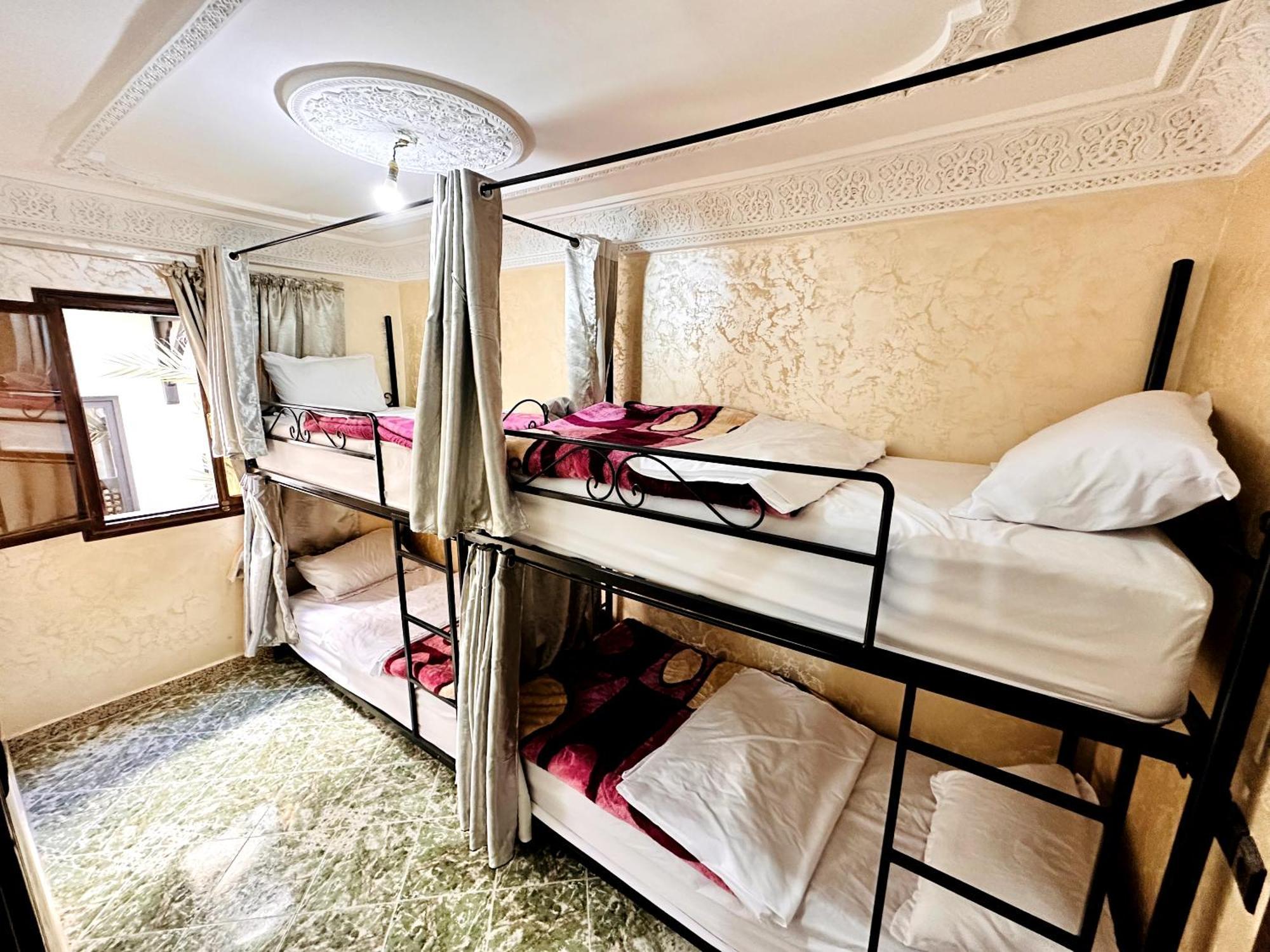 Atlas Hostel ทากาเซาท์ ภายนอก รูปภาพ