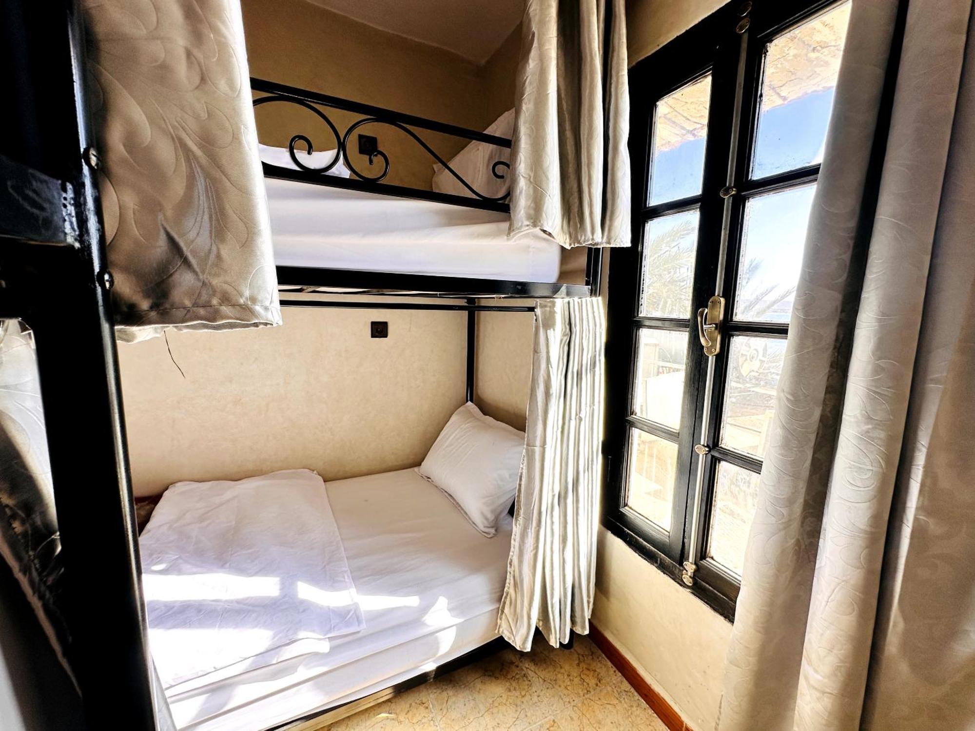 Atlas Hostel ทากาเซาท์ ภายนอก รูปภาพ