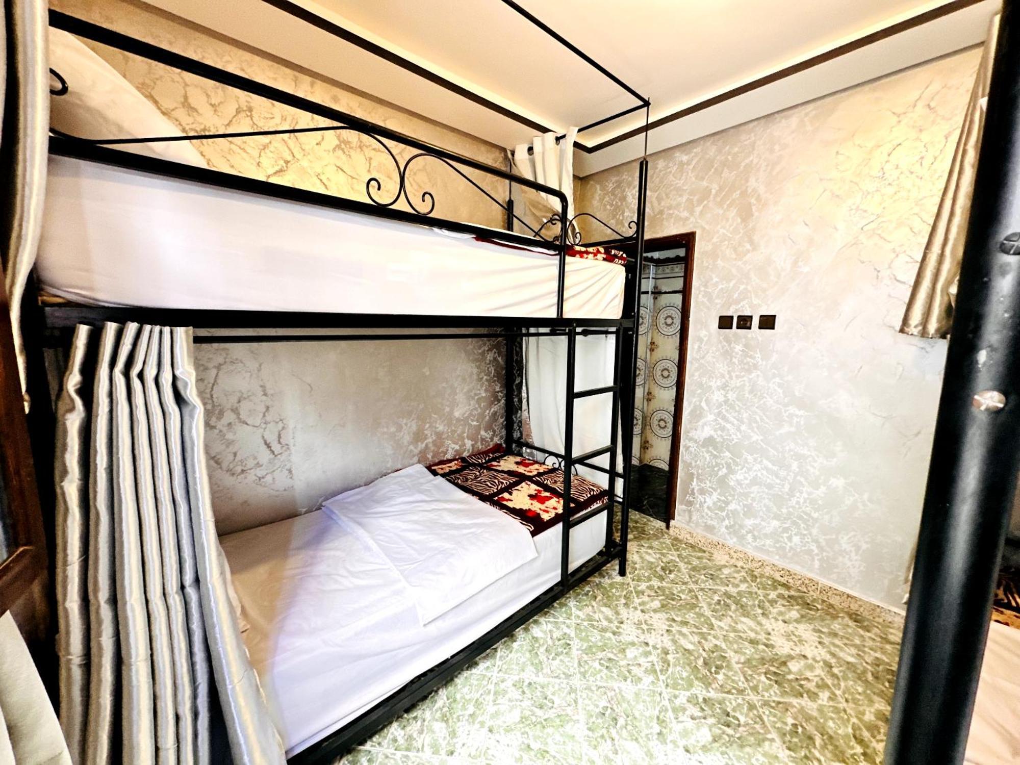 Atlas Hostel ทากาเซาท์ ภายนอก รูปภาพ