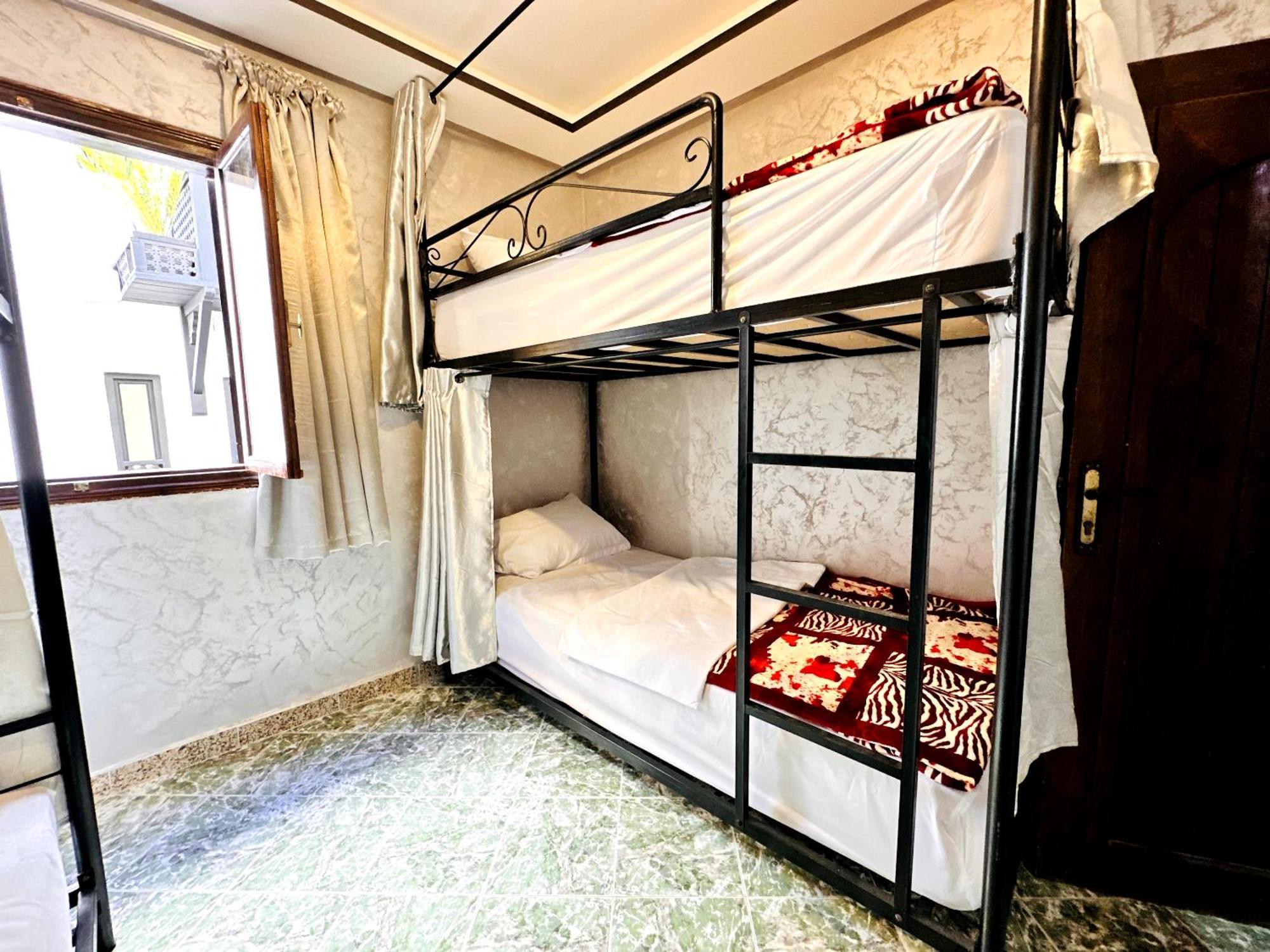 Atlas Hostel ทากาเซาท์ ภายนอก รูปภาพ