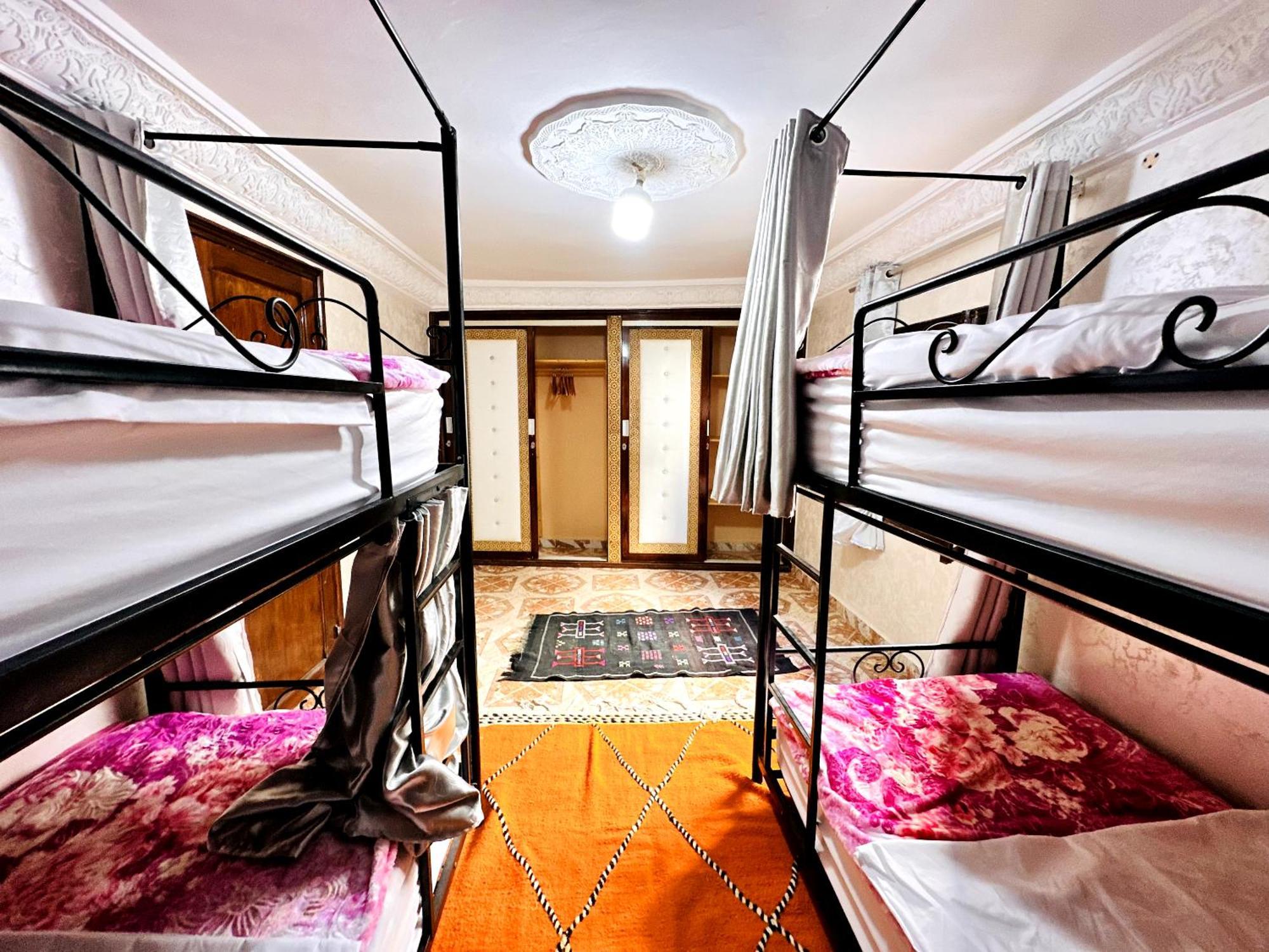 Atlas Hostel ทากาเซาท์ ภายนอก รูปภาพ