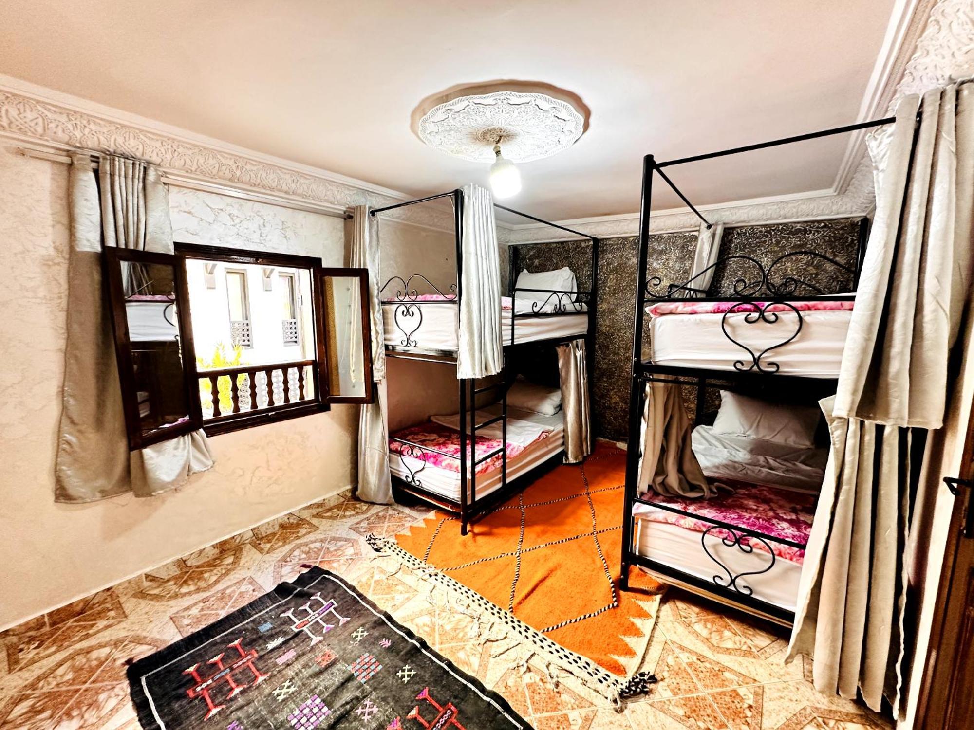 Atlas Hostel ทากาเซาท์ ภายนอก รูปภาพ